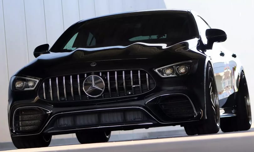 Porig ültetett 725 lóerős fenevad lett az új 4 ajtós Mercedes-AMG GT