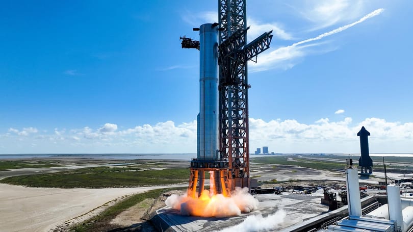 Ráadták a gyújtást a SpaceX űrhajójára, sikerült a fontos teszt