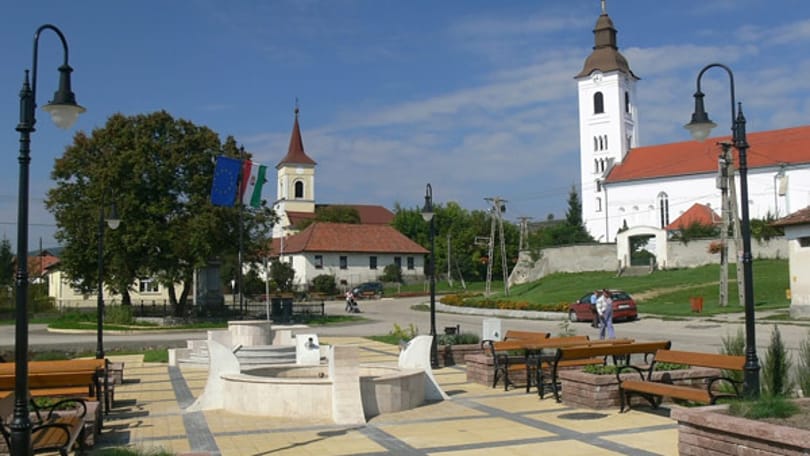 Szökőkutat kapott munka helyett a magyar falu