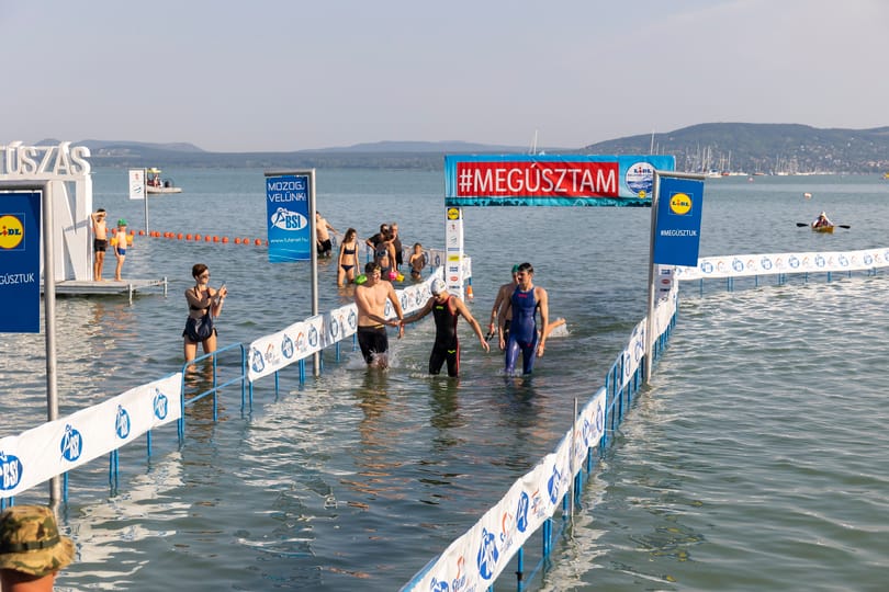 Válogatott sportolók voltak a leggyorsabb Balaton-átúszók