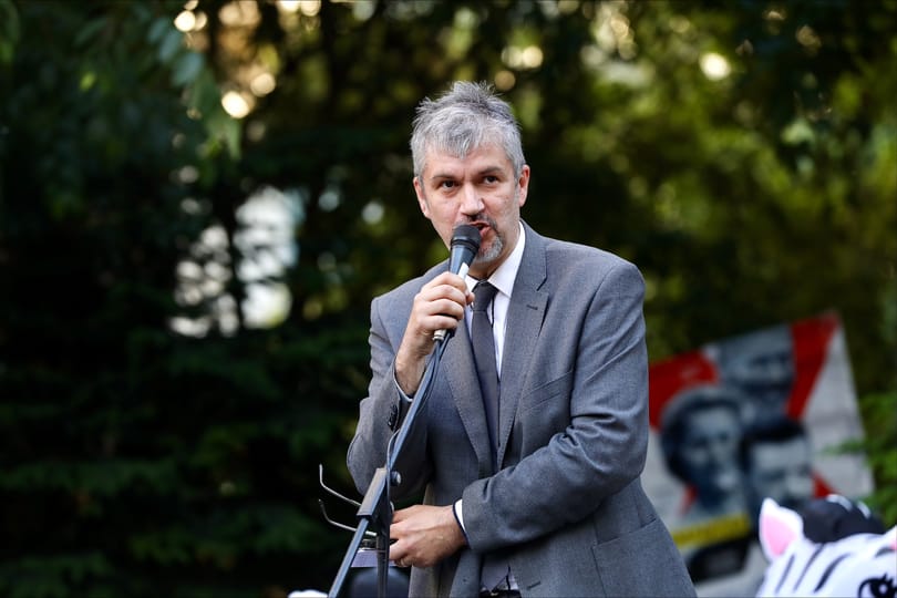 Hadházy Ákos: Nem sokat ér a közjegyzői hitelesítés a kormány véleménynyilvánító népszavazásánál