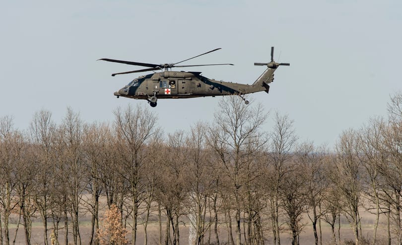 Összeütközött, majd lezuhant két Blackhawk egy amerikai katonai bázison