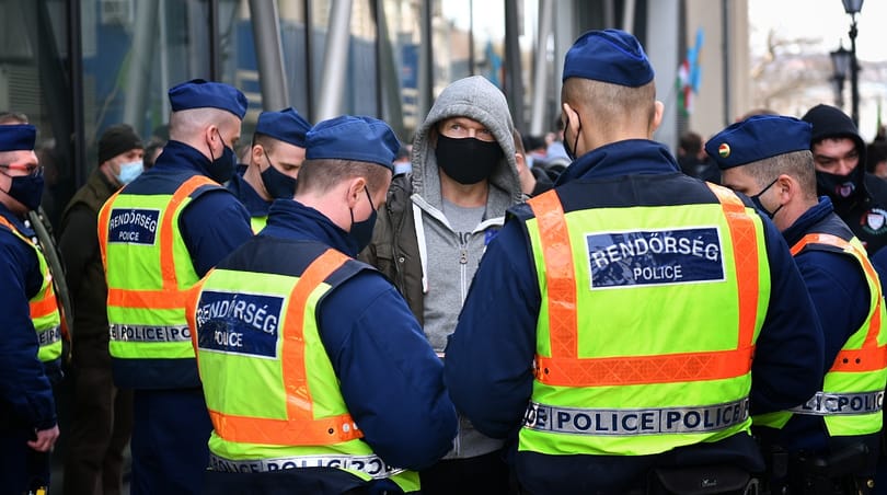 Milliós büntetést szabott ki a rendőrség a március 15-i illegális tüntetések miatt