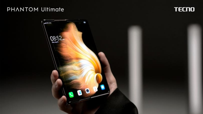 Ön megnyom egy gombot, utána 1,3 mp alatt nagyobb lesz a képernyője ennek az újfajta telefonnak – videó