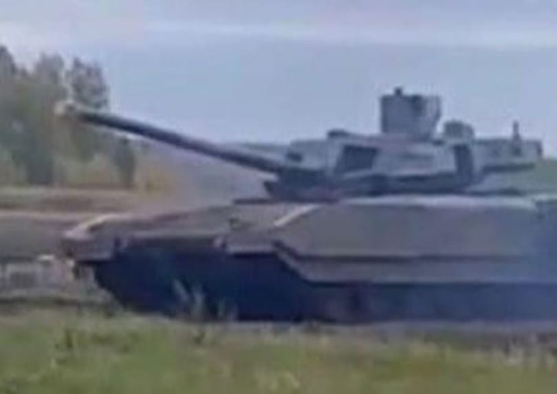 Kamukép kering a neten az oroszok szupertankjáról, az Armatáról