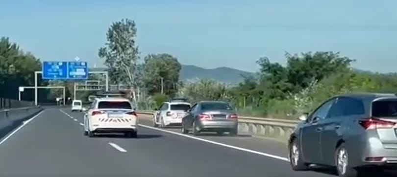 Autós üldözés volt az M2-esen, őrizetbe vették a kétszázzal száguldozó ámokfutót - megszólalt az egyik rendőr