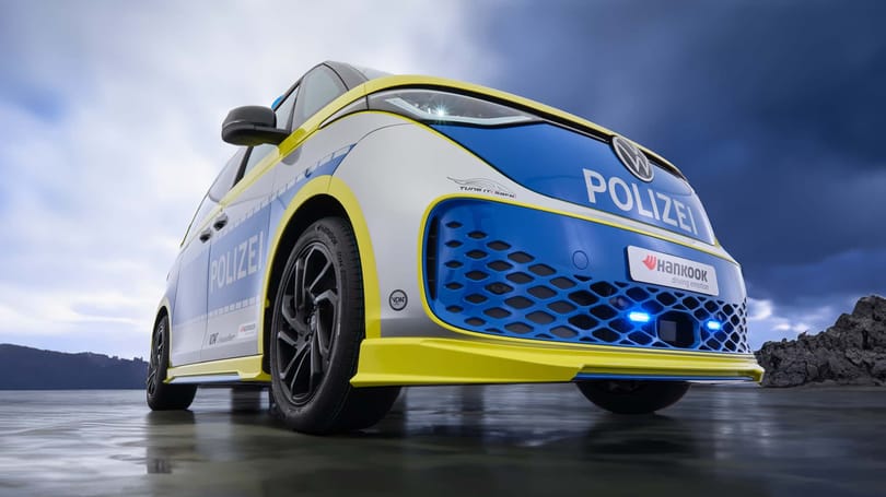 A német rendőrség legmenőbb járműve a tuningolt villanybusz