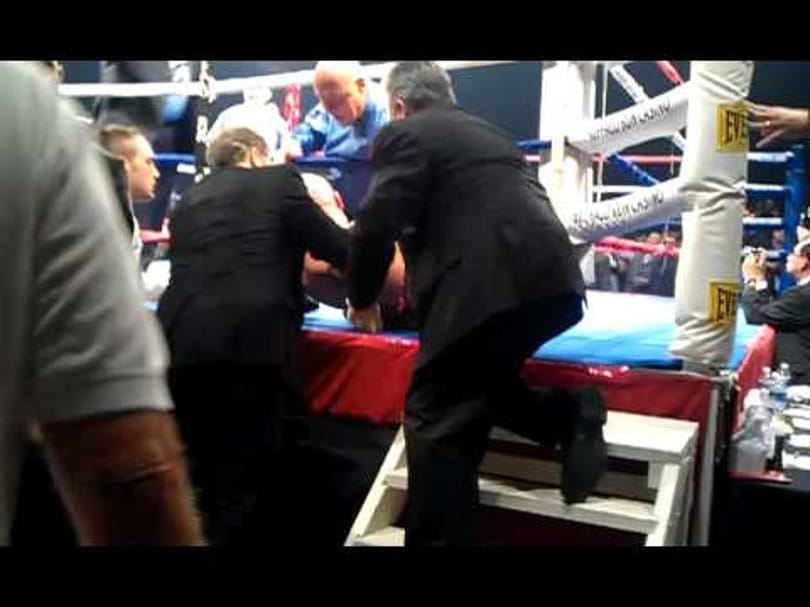 Videó: brutális kiütéssel debütált a legendás utcai harcos