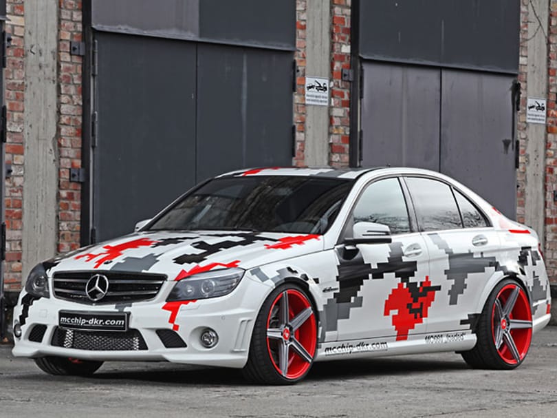 Ilyen egy bizarr, de bivalyerős Mercedes C63 AMG - fotók