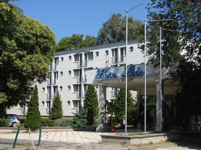 Lassan ingyen vehetjük meg a Lido Hotelt a Római parton