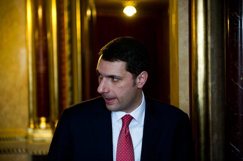 Lázár: adósságtörlesztés, nem Fidesz-ünnep az új alkotmány