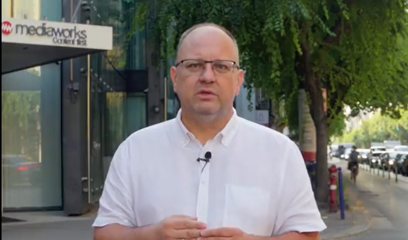 Wintermantel megafonos stílusú videóban mutatja be, szerinte mi a baj a budapesti biciklisávokkal