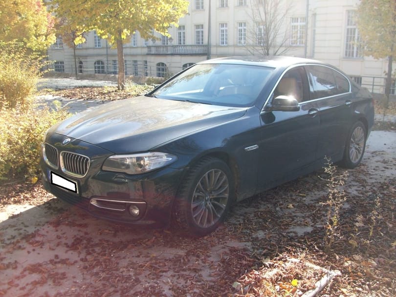 Tízmilliós BMW-t árvereznek el a Buda-Cash botránya után - fotó