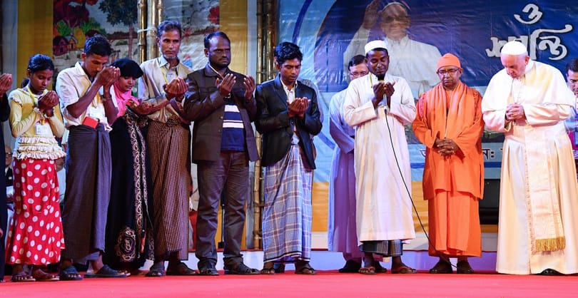 Mianmarból elmenekült rohingyákkal találkozott Ferenc pápa