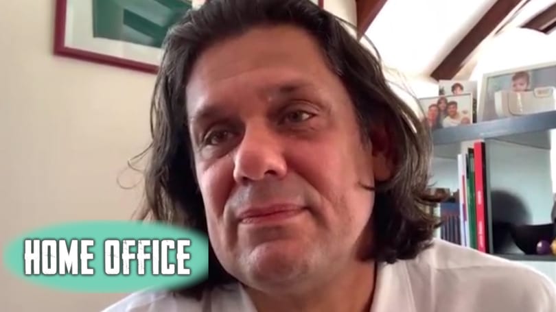 Deutsch Tamás a Home office-ban: 