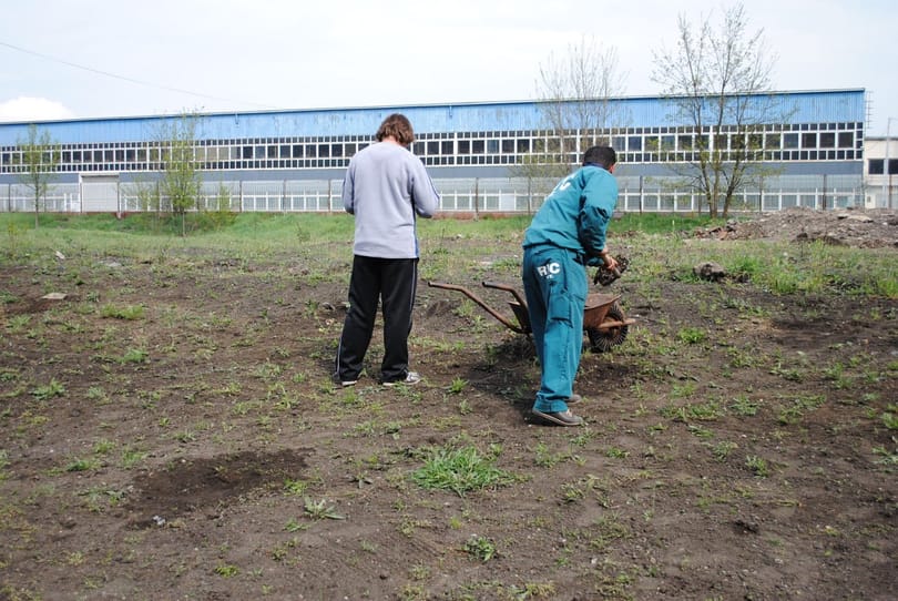 Közmunkások ezrei kerülhetnek lapátra április végén