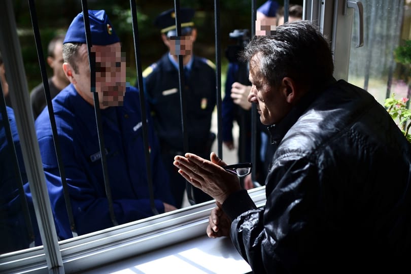 Ez még nem a megoldás - haladékot kaptak a devizahitelesek