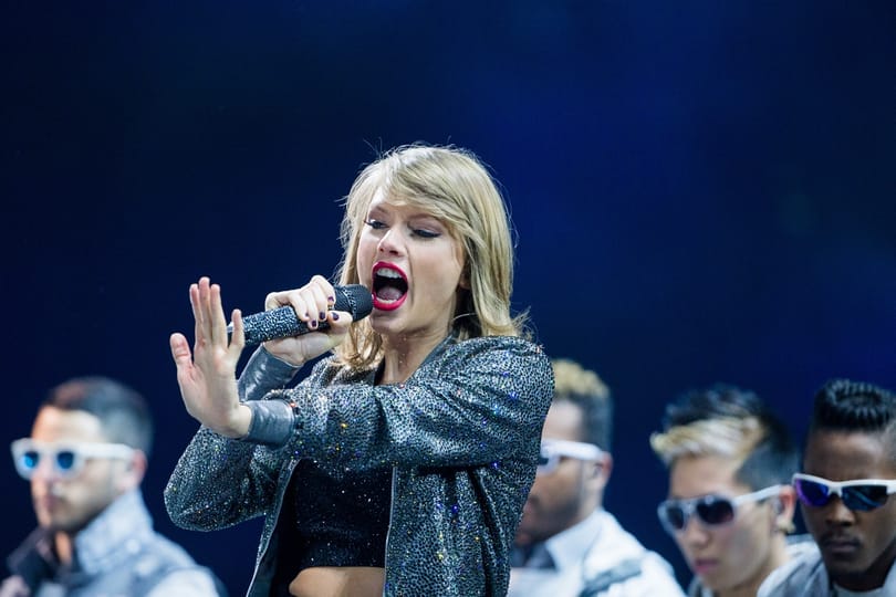 Nem fogja elhinni, hogy a 26 éves Taylor Swift tavaly mennyit keresett
