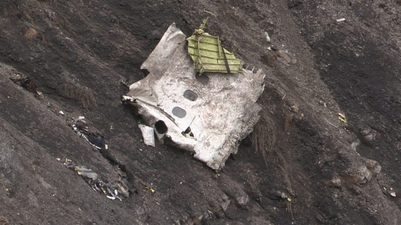 Bild: Baltával próbált visszajutni a pilótafülkébe a Germanwings-gép kapitánya