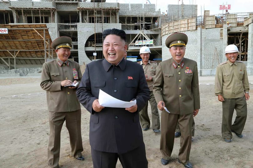 Él és virul: felbukkant Kim Dzsong Un