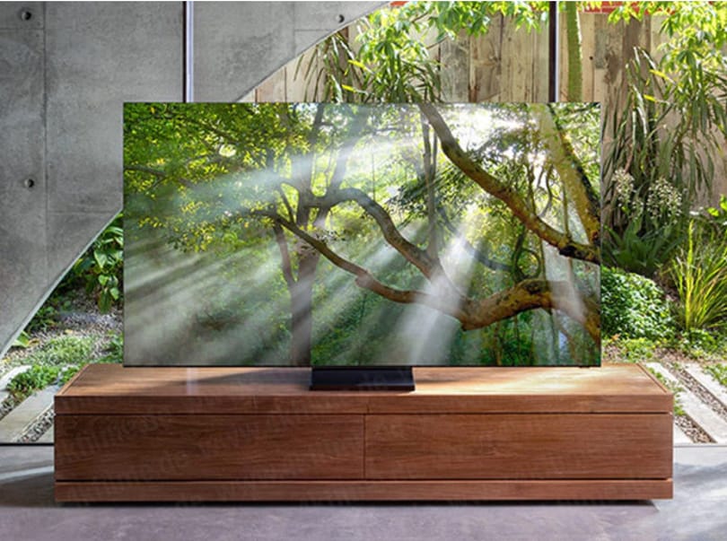 Látja, nem látja? Szinte keret nélküli televíziót mutat be a Samsung