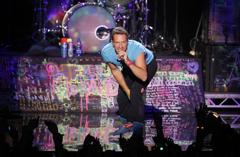 Távoltartási végzést kért egy rajongója ellen Chris Martin