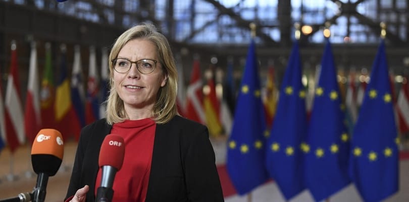 Szeretettel Bécsből: Szépségtapasz a választási kudarcra a Zöldek miniszterének puccsszerű húzása
