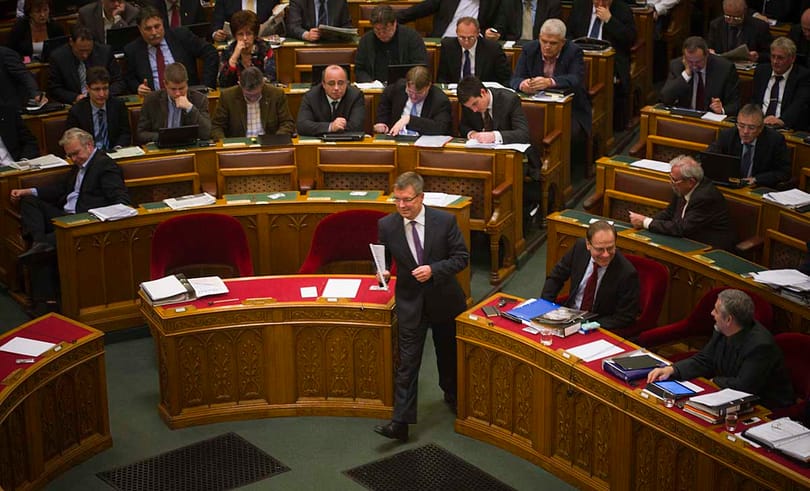 Feljelentést tehetnek a kormány ellen