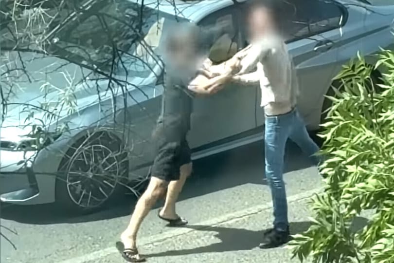 A rendőrség elkapta és súlyos testi sértéssel gyanúsítja az Árpád hídnál verekedő autóst