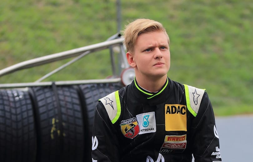 Ferrarival tesztelhet Mick Schumacher