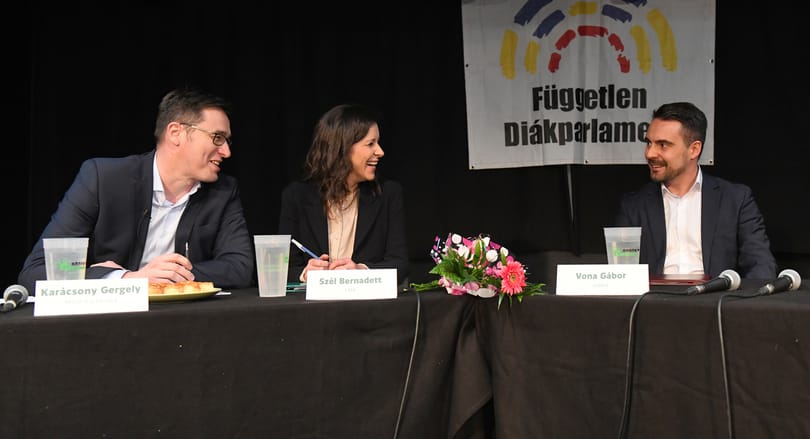 Forradalomba hívta a diákokat Szél Bernadett