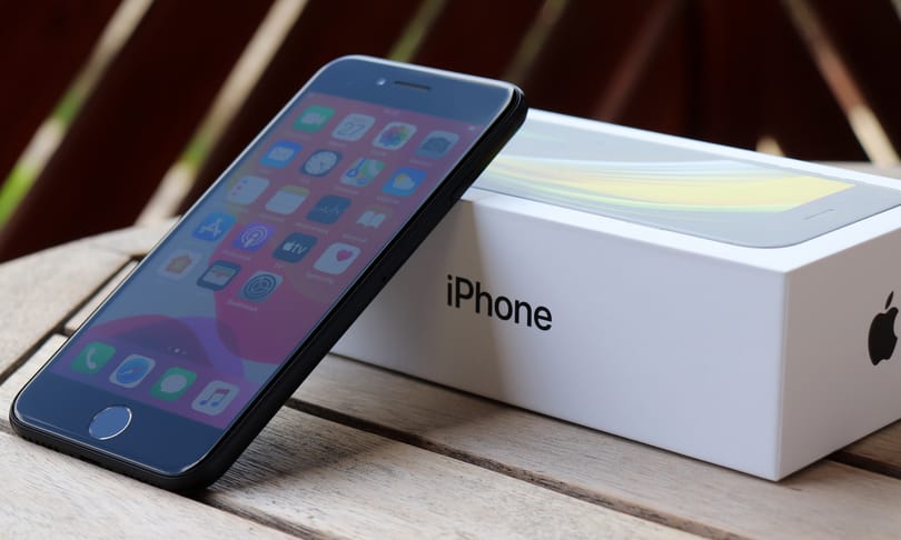 Időgép nem rossz áron: teszten a kicsiben nagy 2020-as iPhone SE