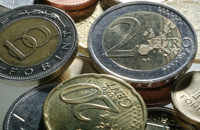 Erősödött a forint az euróval szemben