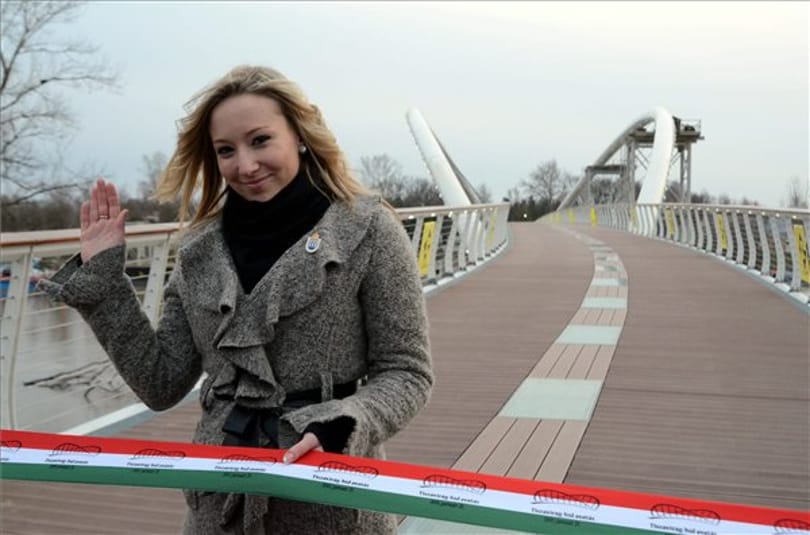 Videó: új gyalogoshíddal készül az EFOTT-ra Szolnok