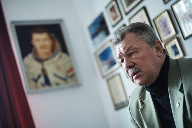 Lakást kap Farkas Bertalan