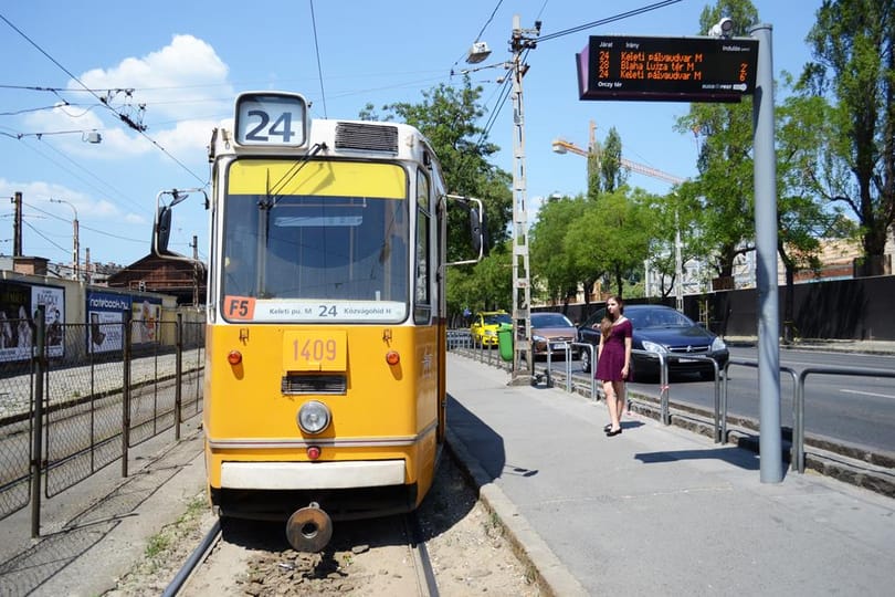 Miért nem lehet használni az üresen közlekedő villamosokat?