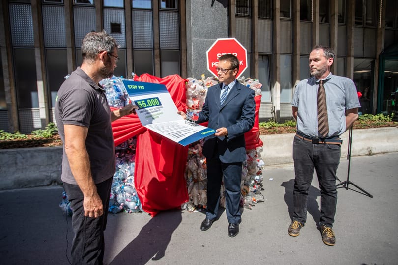 2024-től ígéri a PET-palackok visszaválthatóvá tételét a kormány