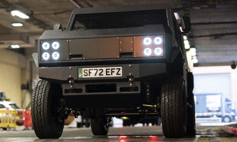 Dobozként tolja maga előtt a levegőt ez a vadonatúj elektromos szuperterepjáró