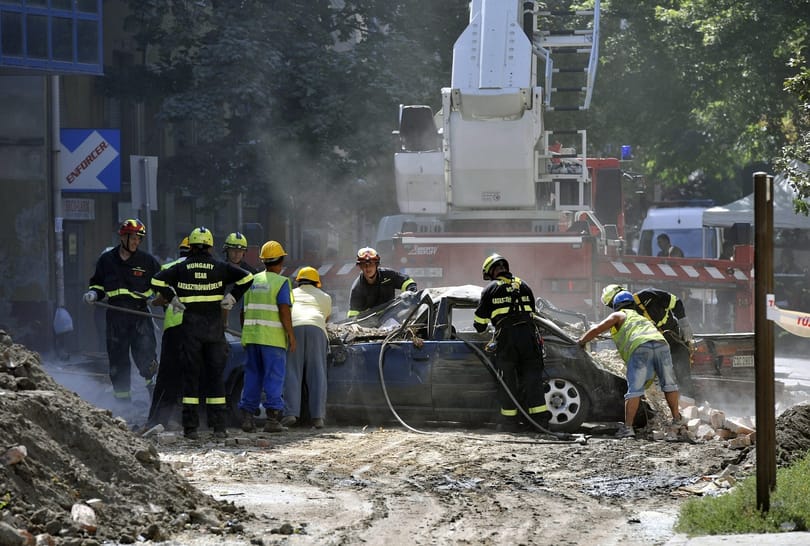 Lezárták a Pacsirtamező utcát a felrobbant háznál