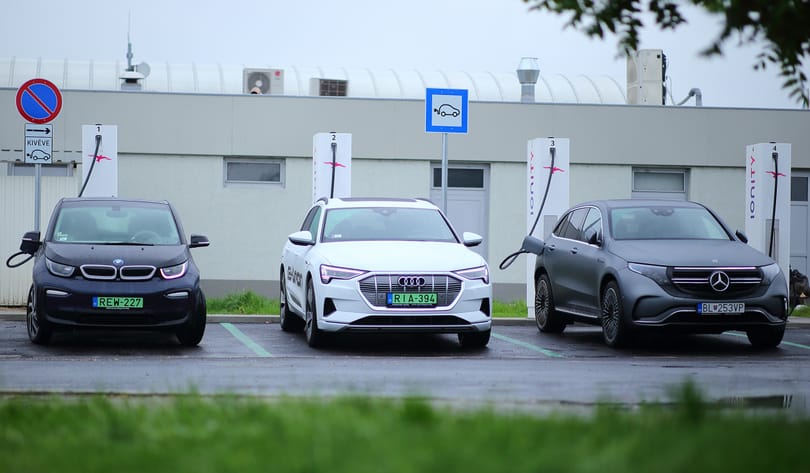4,5 milliárdért vesz villanyautó-töltőket az állam