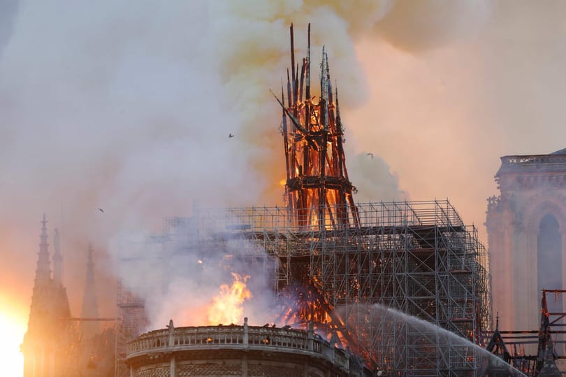 Miért ne lehetne másképp újjáépíteni a Notre-Dame-ot? Volt már rá példa