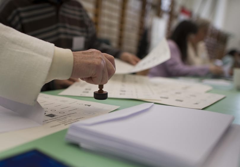 Ismét narancsban az ország – eredményvárás percről percre