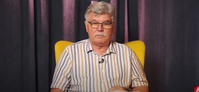 Interjú közben tépte szét Fidesz-tagkönyvét Beke Mihály András diplomata