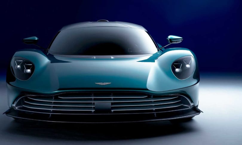 950 lóerős hibridként itt az új Aston Martin Valhalla