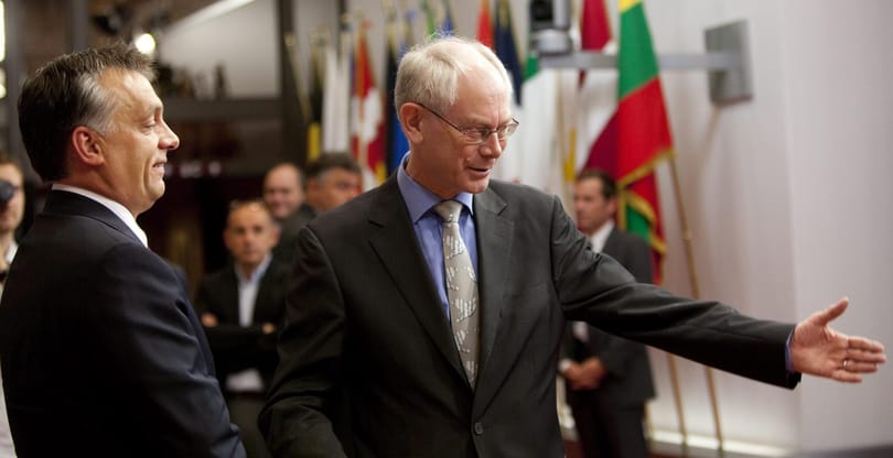 Élénk beszélgetés zajlott Orbán és Rompuy között