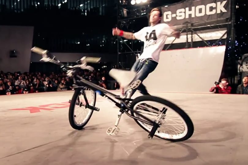 Egymásnak ugrasztotta a Casio a flatland BMX királyait Tokióban (videó)