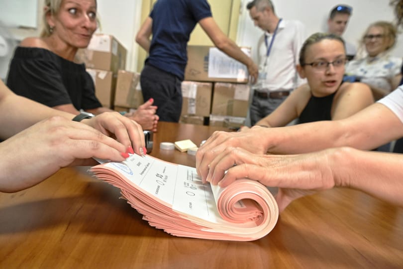 Csavarna egyet az NVI a választás menetén: időközi helyett csak a szavazást ismételtetnék meg szavazategyenlőségnél