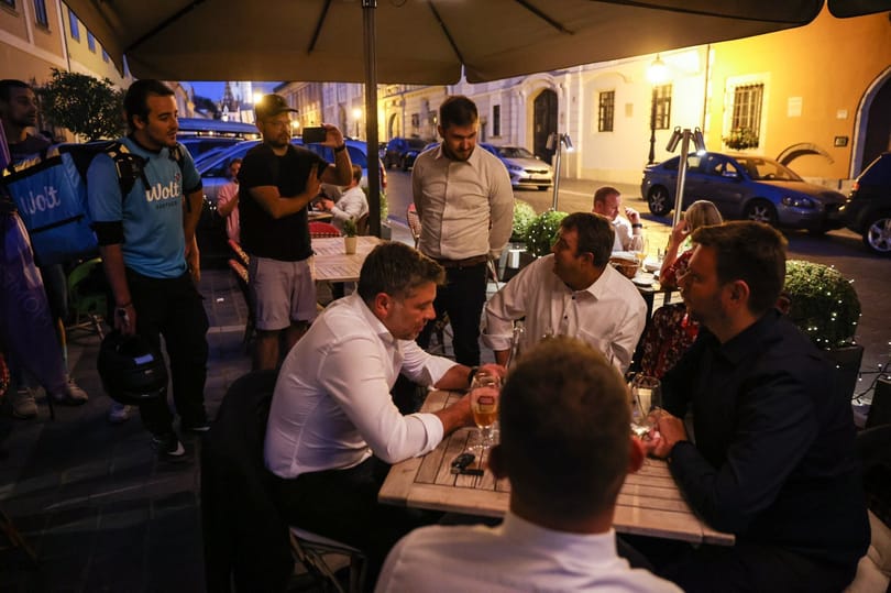 Karácsony vs. Vitézy: az egyik „sugárban hány”, a másik „füllentőzik”
