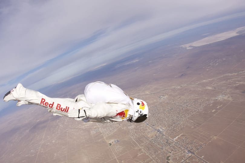 A világűr pereméről veti le magát Felix Baumgartner