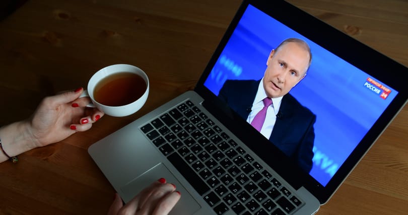 Megszólalt Putyin: regulázni kellene, mit csinálhatnak az interneten az országok